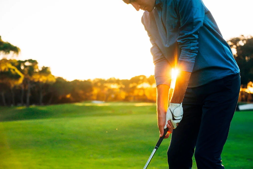 ¿Cómo coger el palo de golf? Consejos para principiantes y golfistas avanzados